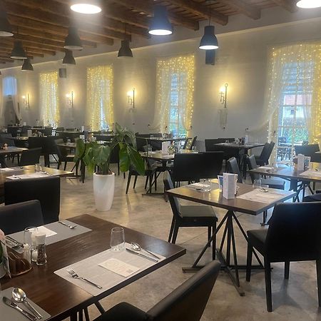 Vadkert Major Hotel Sarvar Bagian luar foto