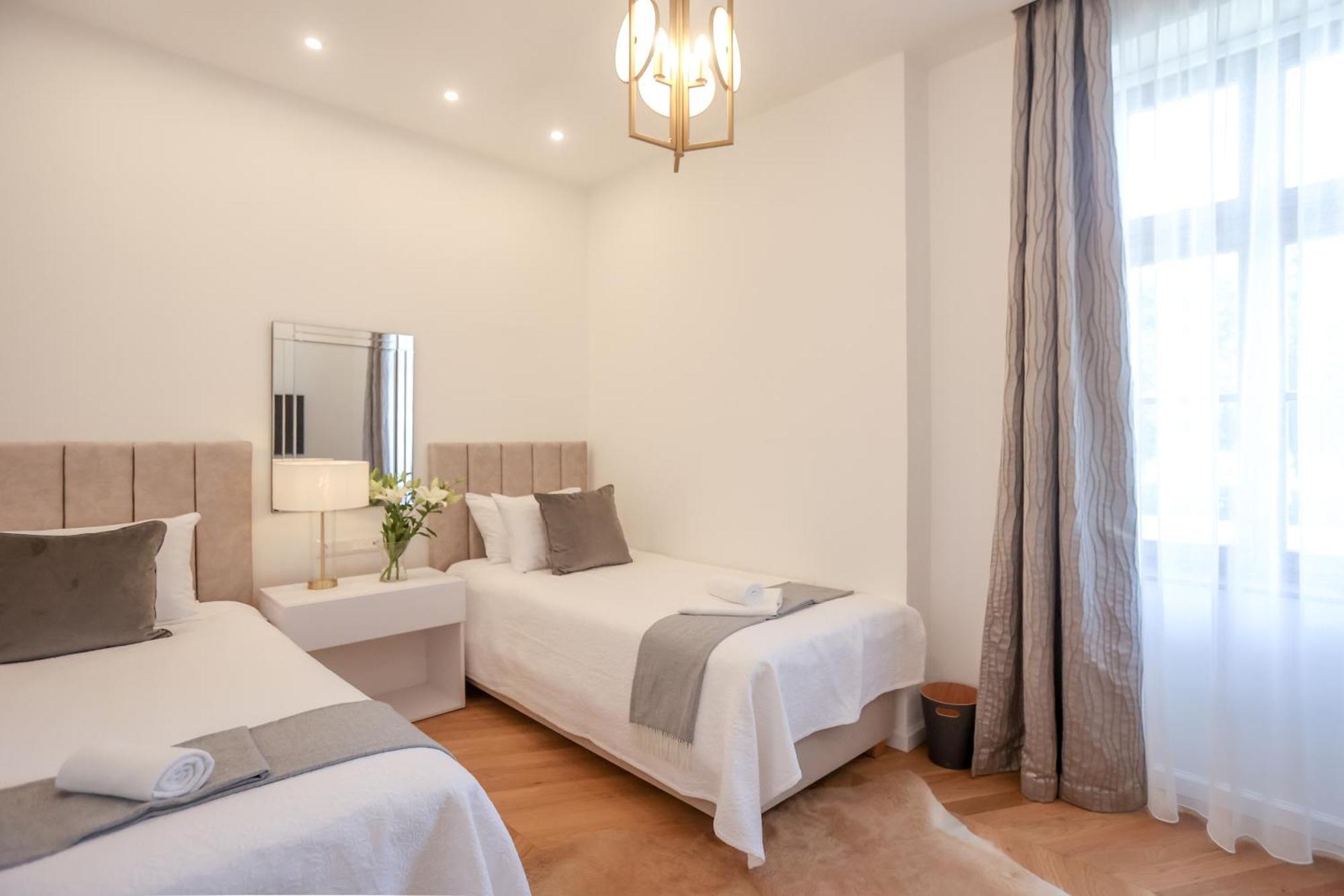 Vadkert Major Hotel Sarvar Bagian luar foto