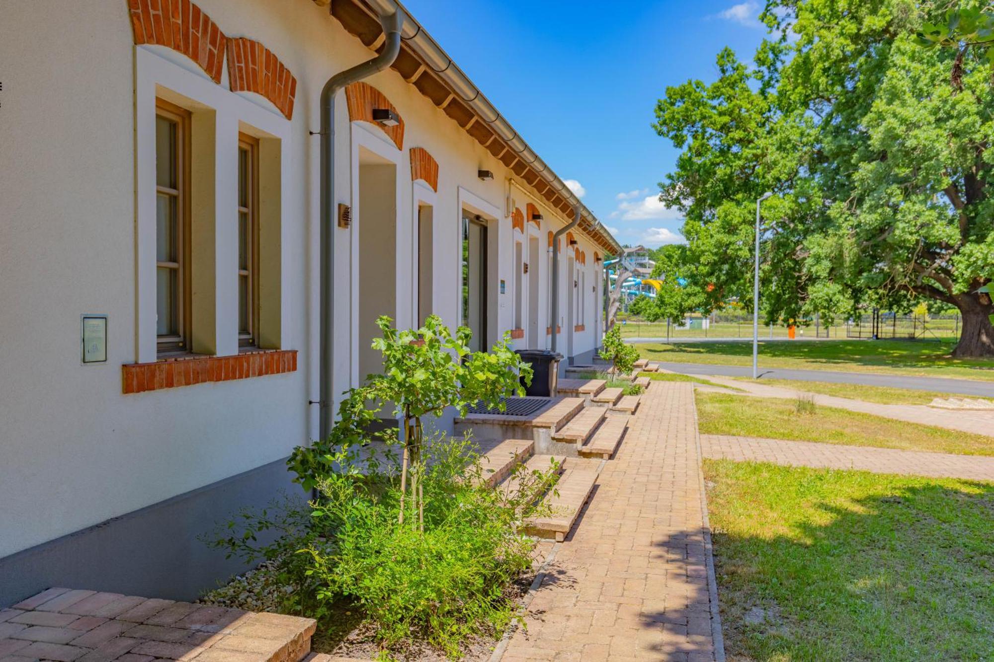 Vadkert Major Hotel Sarvar Bagian luar foto