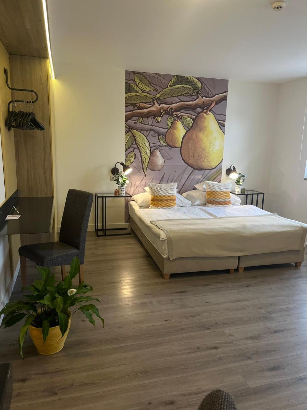 Vadkert Major Hotel Sarvar Bagian luar foto