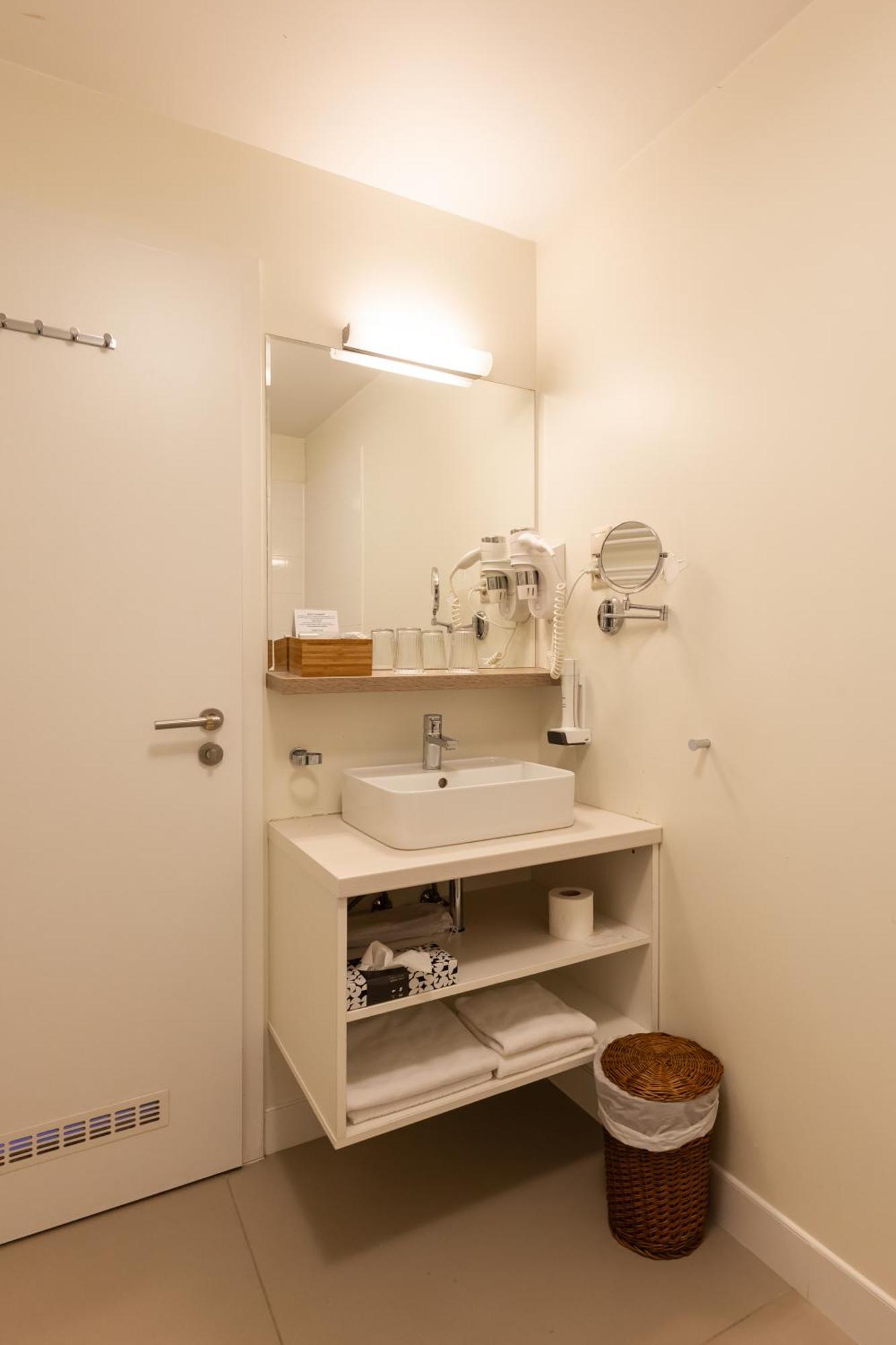 Vadkert Major Hotel Sarvar Bagian luar foto
